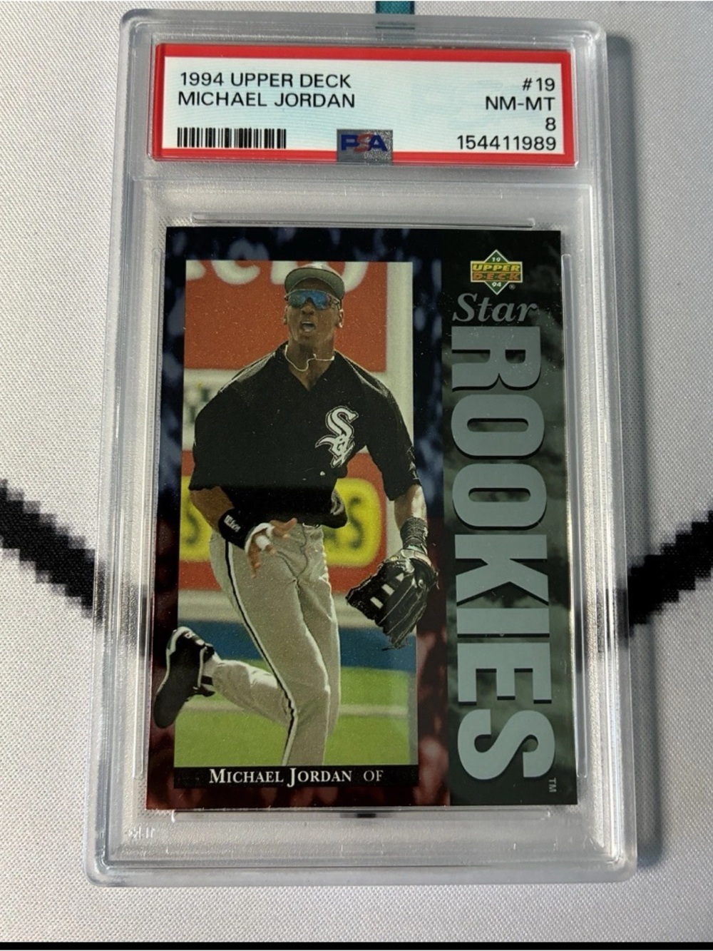 MICHAEL JORDAN - (RC) - 1994 UPPER DECK - STAR ROOKIE - 19 - PSA 8